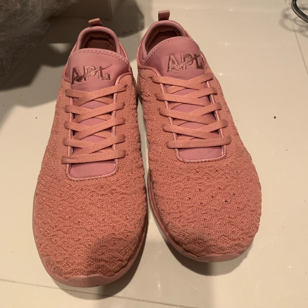 APL Techloom Phantom W